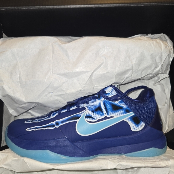 Kobe V Protro - Picture 3 of 7